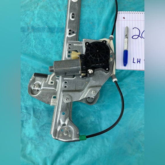 REAR LEFT DRIVER OEM Side Window Regulator w/motor 2000-2005 Cadillac DeVille - Picture 5 of 6
